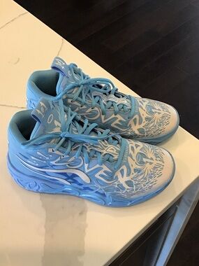 Puma Kids Light Blue and White Graphic Sneakers